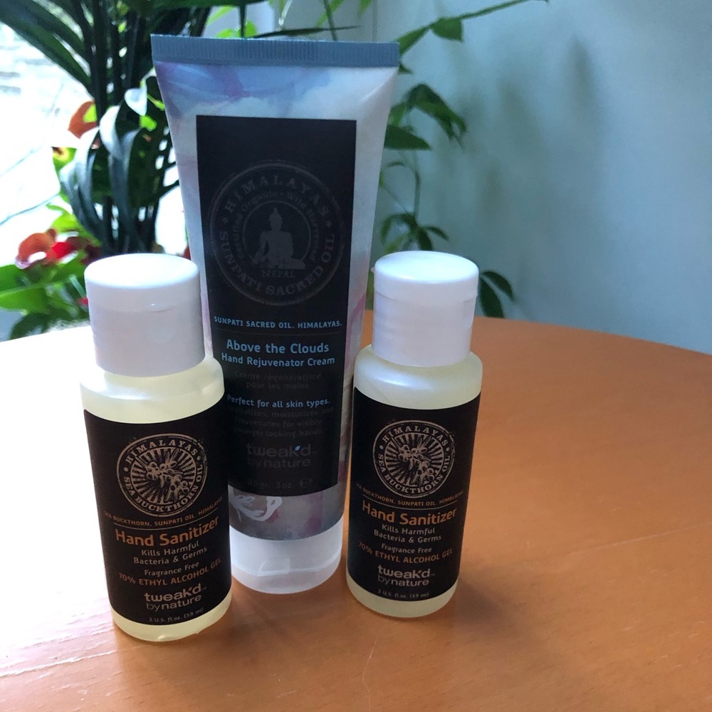 Tweak’d hand rejuvenator cream & sanitizer